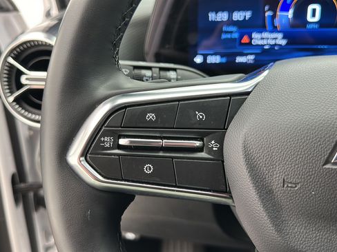 Used 2025 Chevrolet Equinox LT AWD/4WD image 17