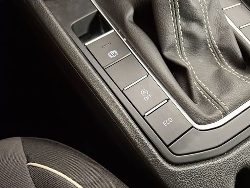 Used 2025 Volkswagen Jetta Sport FWD image 28