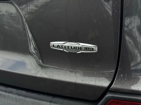 Certified 2021 Jeep Cherokee Latitude Lux w/ Comfort/Convenience Group image 7