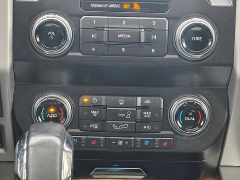 Used 2020 Ford F150 Lariat w/ Equipment Group 502A Luxury image 16