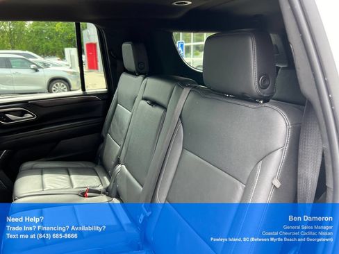 Used 2022 Chevrolet Suburban LT AWD/4WD image 17