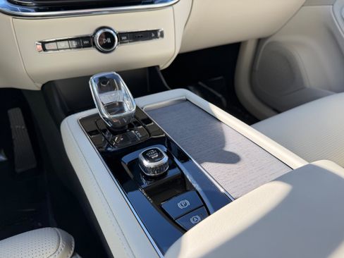 New 2026 Volvo XC90 B6 Ultra w/ Protection Package Premier image 14