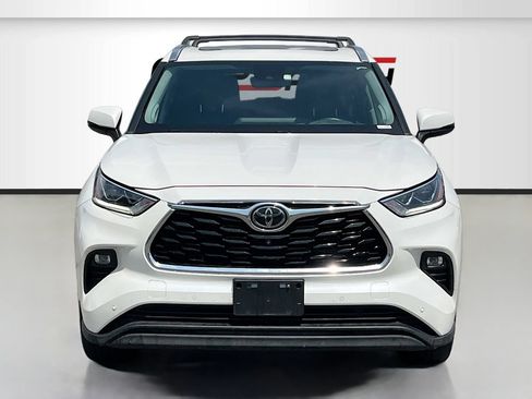 Used 2020 Toyota Highlander Limited AWD/4WD image 2
