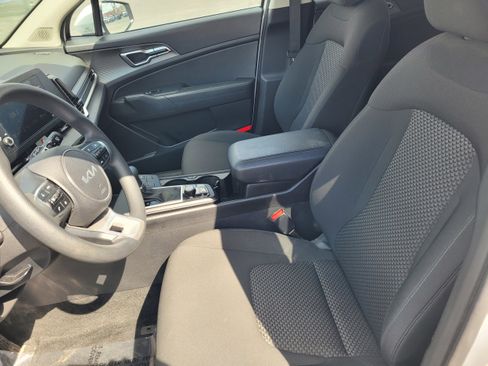 Used 2023 Kia Sportage LX image 12