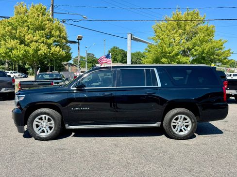 Used 2018 Chevrolet Suburban LT AWD/4WD image 2
