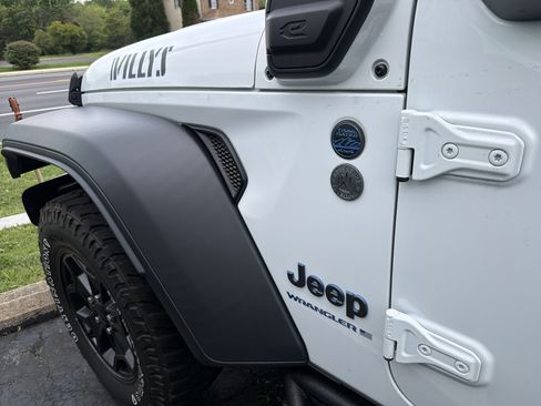 Used 2023 Jeep Wrangler Unlimited w/ Cold Weather Group AWD/4WD image 31