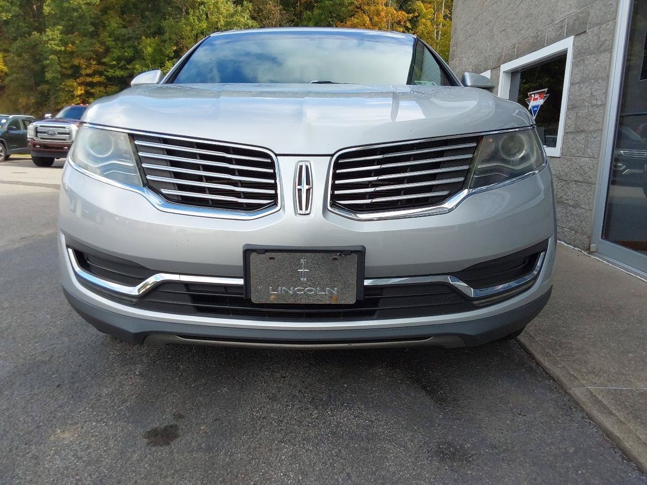 Used 2018 Lincoln MKX Select w/ Select Plus Package AWD/4WD image 8