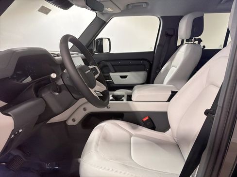 New 2026 Land Rover Defender 110 X-Dynamic SE image 11