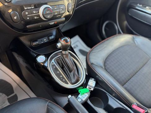 Used 2018 Kia Soul ! w/ Tech Package FWD image 47