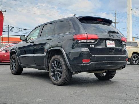 Used 2022 Jeep Grand Cherokee Laredo X AWD/4WD image 5