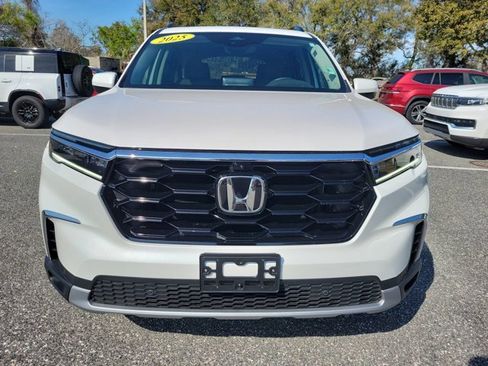 Used 2025 Honda Pilot Elite image 15