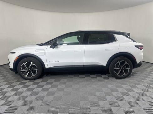 New 2026 Chevrolet Equinox EV LT image 6