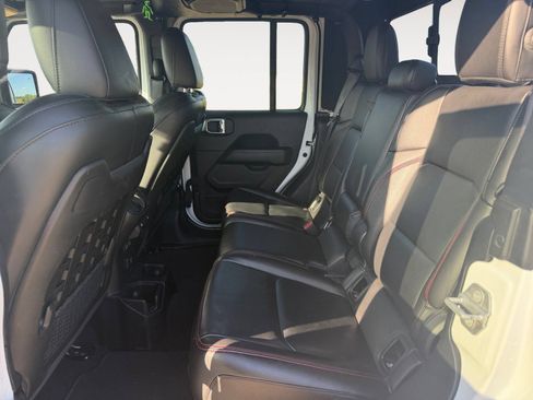Used 2020 Jeep Gladiator Rubicon AWD/4WD image 10