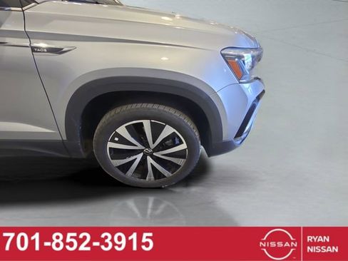 Used 2024 Volkswagen Taos SE image 20