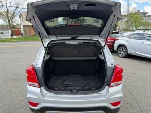 Used 2019 Chevrolet Trax LT w/ Sun & Sound Package image 12