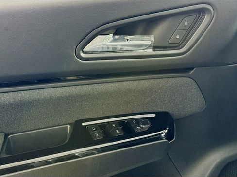 Used 2025 Honda Prologue EX image 7