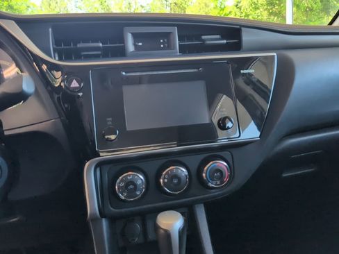 Used 2017 Toyota Corolla L FWD image 25