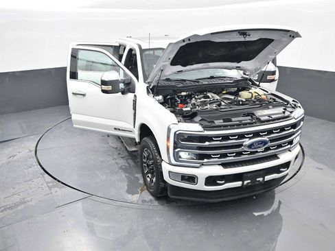 Used 2024 Ford F250 Platinum image 34
