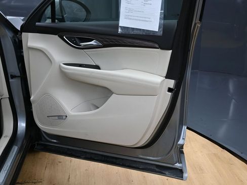 Used 2023 Buick Envision Avenir AWD/4WD image 40