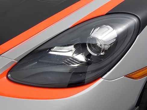 Certified 2025 Porsche 718 Cayman GT4 RS RWD image 27