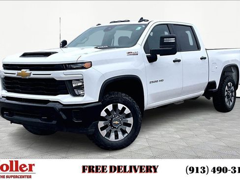 Used 2024 Chevrolet Silverado 2500 Custom w/ Custom Value Package image 1