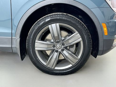 Used 2020 Volkswagen Tiguan SEL AWD/4WD image 10