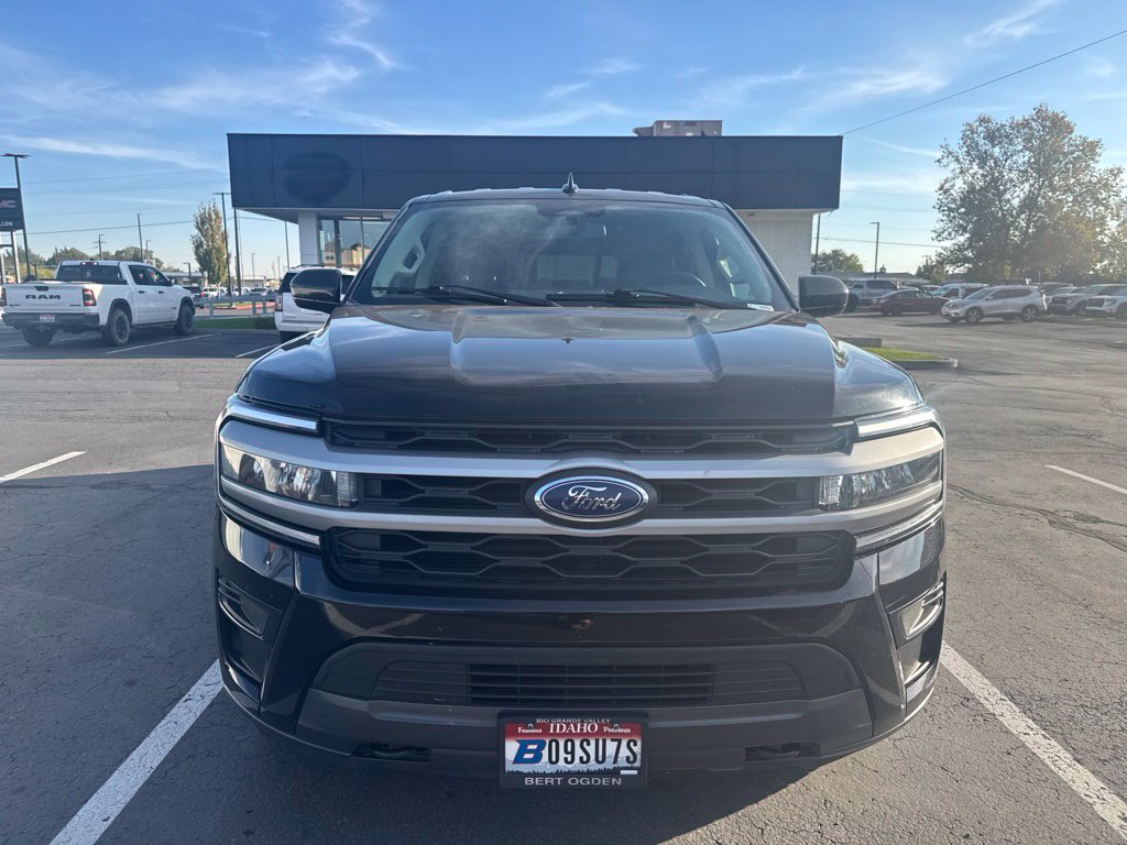 Used 2022 Ford Expedition Max XLT AWD/4WD image 2