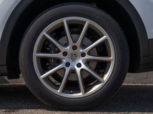 Certified 2019 Porsche Cayenne image 13