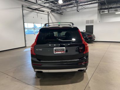 Used 2021 Volvo XC90 T6 Momentum