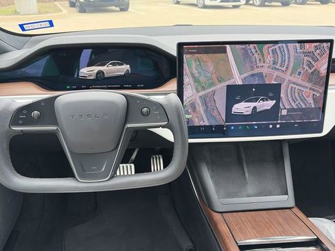 Used 2022 Tesla Model S image 14