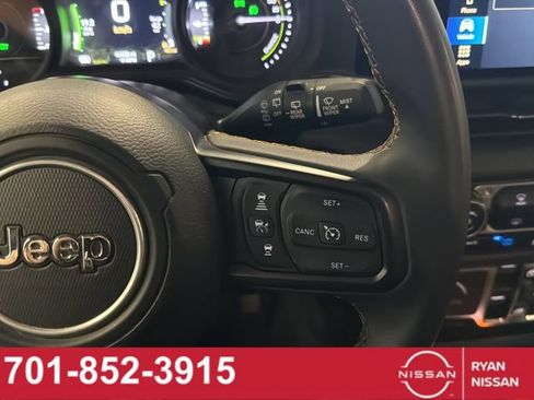 Used 2024 Jeep Wrangler Unlimited AWD/4WD image 28
