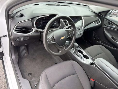 Used 2024 Chevrolet Malibu LT FWD image 18
