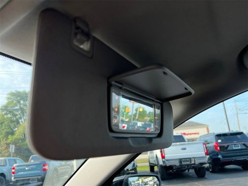 Used 2024 GMC Terrain SLT image 34