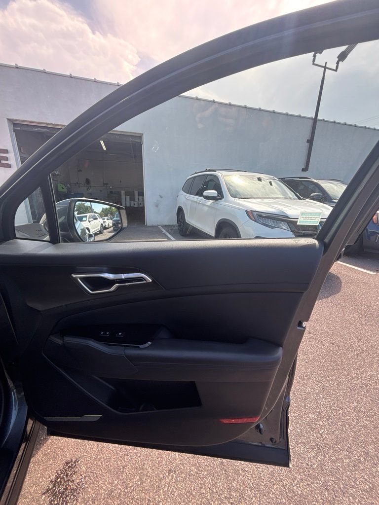 Used 2023 Kia Sportage EX FWD image 23