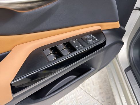 Certified 2025 Lexus ES 350 w/ Premium Package FWD image 13
