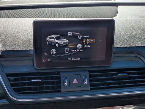 Used 2019 Audi Q5 2.0T Premium w/ Convenience Package image 9