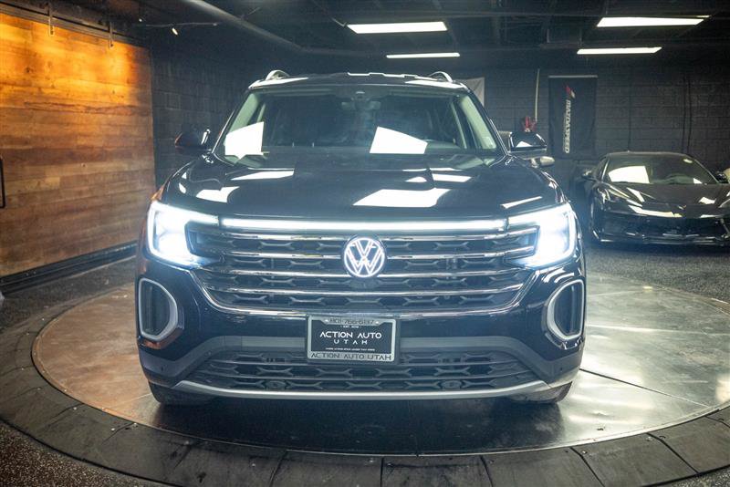 Used 2025 Volkswagen Atlas SE AWD/4WD image 4