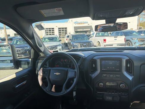 Used 2023 Chevrolet Silverado 2500 W/T w/ WT Fleet Convenience Package image 10