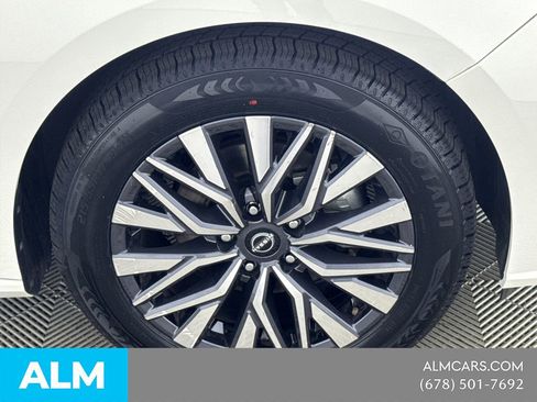 Used 2025 Nissan Altima 2.5 SV FWD image 16