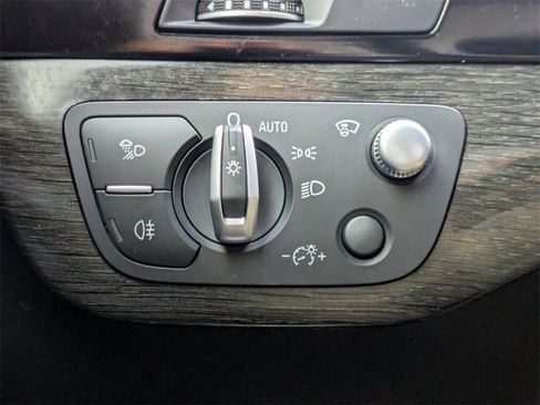 Used 2019 Audi Q7 3.0T Prestige w/ Prestige Package image 28