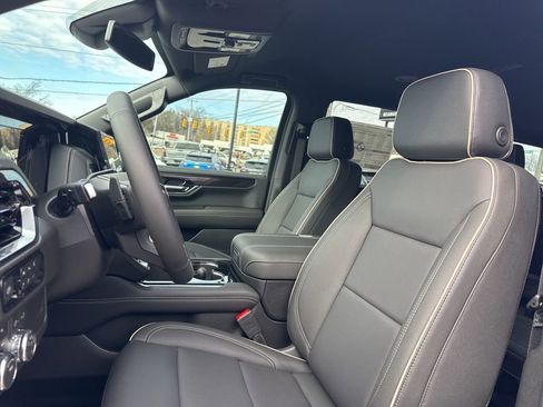 New 2026 GMC Yukon Elevation image 18