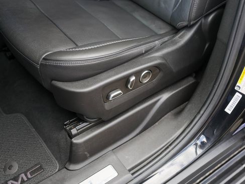 Used 2023 GMC Yukon XL Denali w/ Max Trailering Package image 8