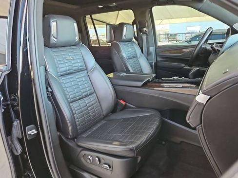 Used 2024 Cadillac Escalade ESV Sport Platinum image 27