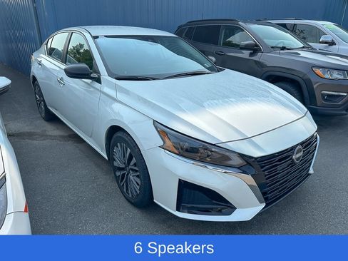 Used 2025 Nissan Altima 2.5 SV AWD/4WD image 2