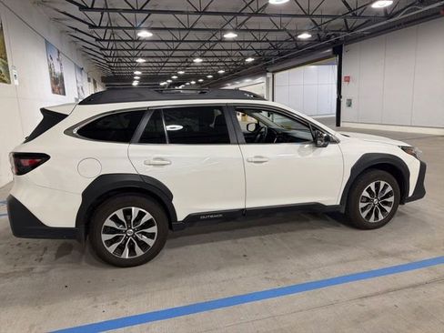 Used 2023 Subaru Outback Limited AWD/4WD image 5