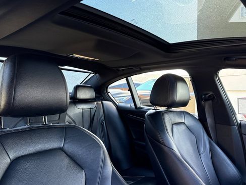 Used 2018 BMW 530e image 26