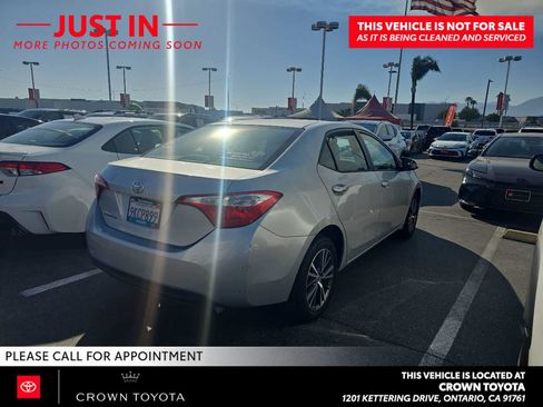 Used 2016 Toyota Corolla LE FWD image 2