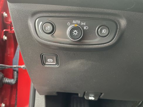 Certified 2023 GMC Terrain AT4 image 33