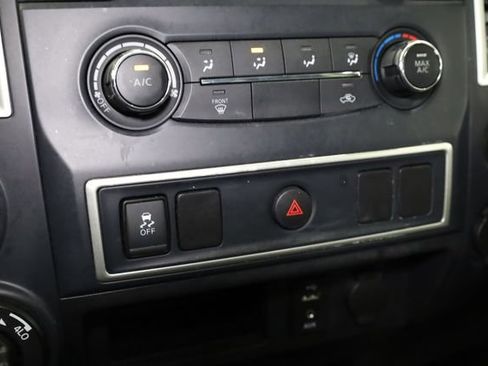 Used 2017 Nissan Titan S image 20