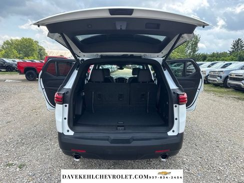Used 2023 Chevrolet Traverse RS FWD image 35
